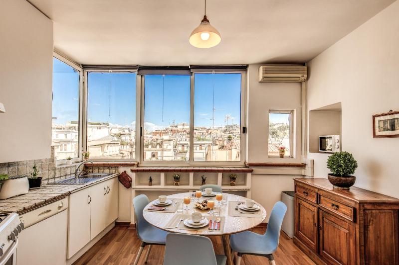 Deluxe Two-Bedroom Penthouse Apartment with Terrace image 4