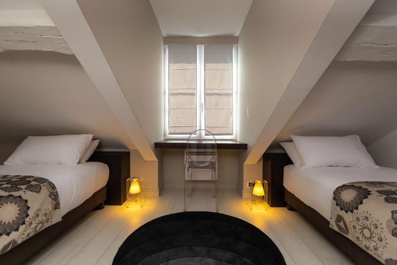 Three-Bedroom Duplex La Perle image 3