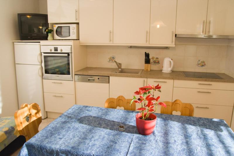 Apartment (8 Adults) image 2