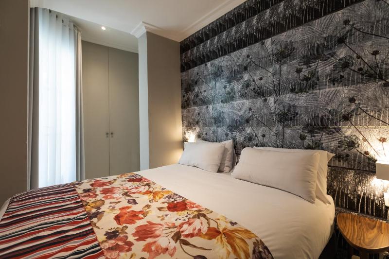 La Nuit Blanche 2-Rooms Deluxe Suite image 2