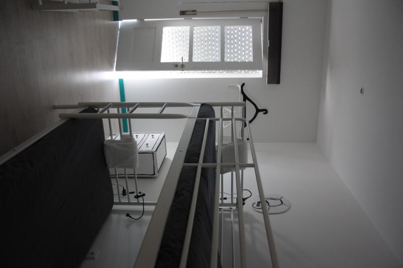 Twin Room with Shared Toilet image 3