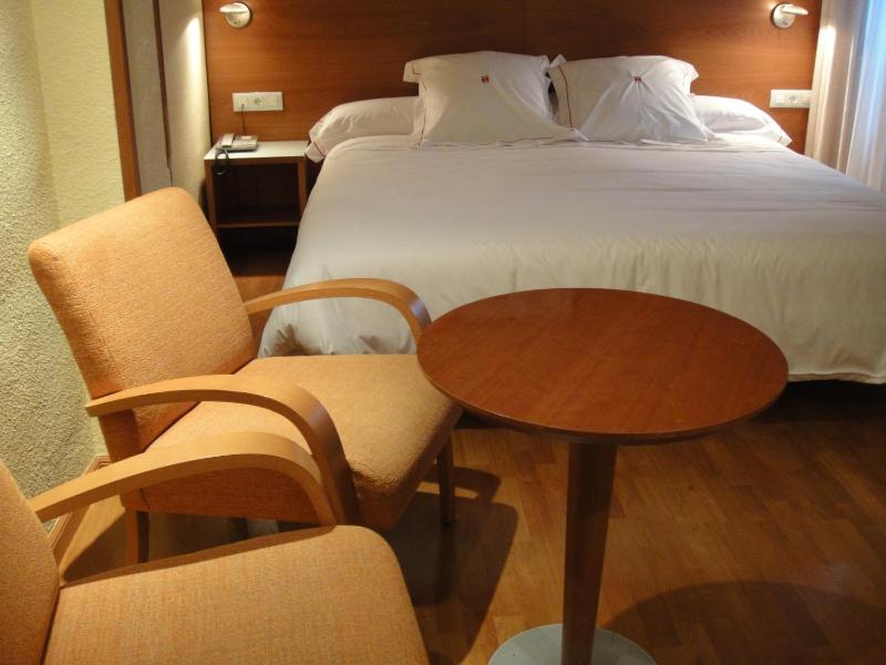 King Double Room image 4
