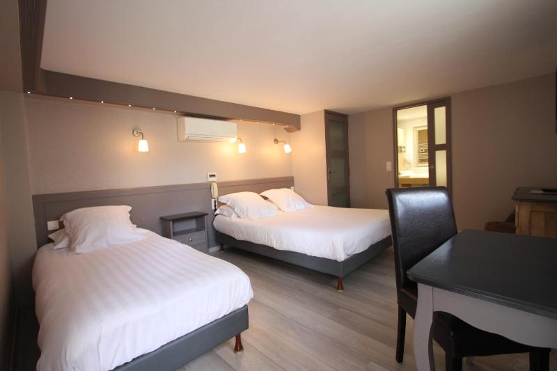 Classic Triple Room image 1