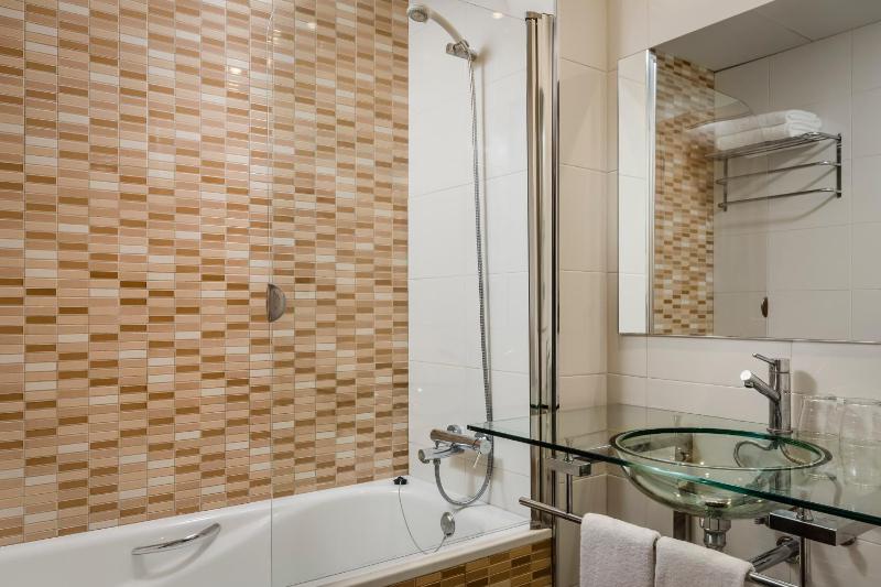 Triple Room image 2