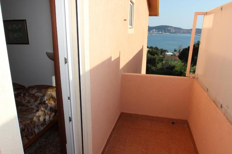 One-Bedroom Apartment with Balcony image 3
