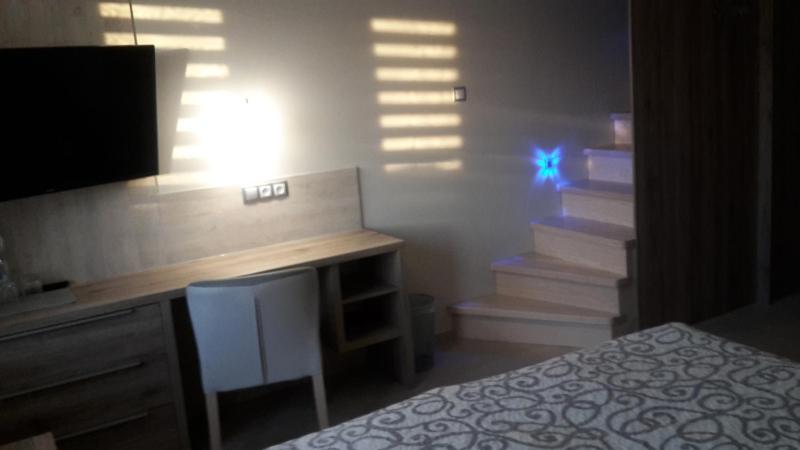 Apartment - Split Level image 4