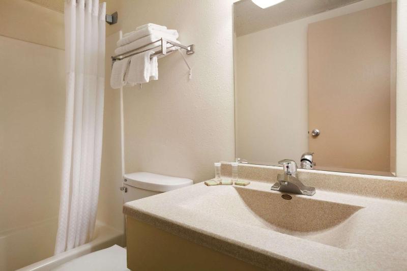 Double Room with Two Double Beds - Non-Smoking image 1
