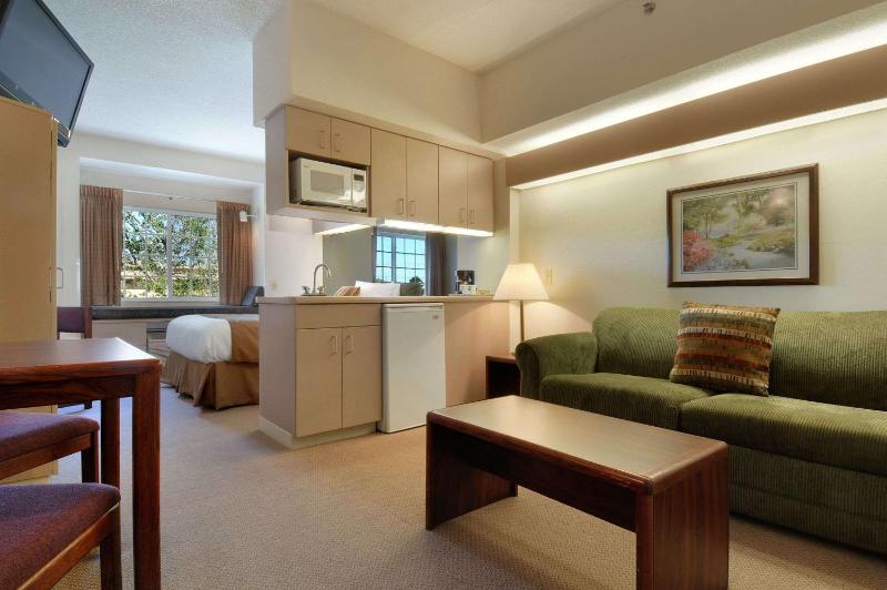 Deluxe King Room - Disability Access - Non-Smoking image 1