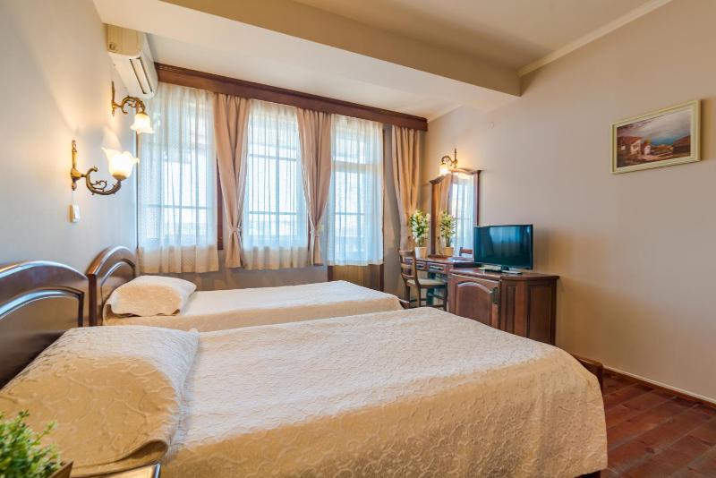 Double or Twin Room image 3