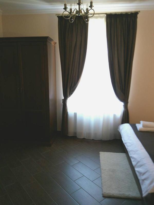 Double Room image 3
