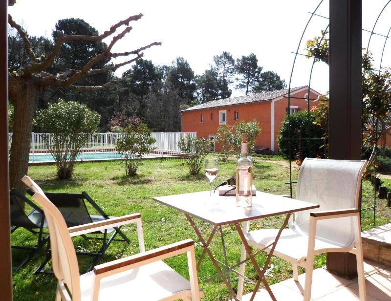 Double Room with Garden View image 3