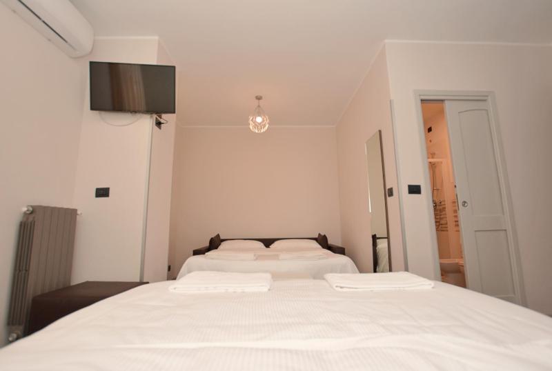 King Room with Two King Beds image 2