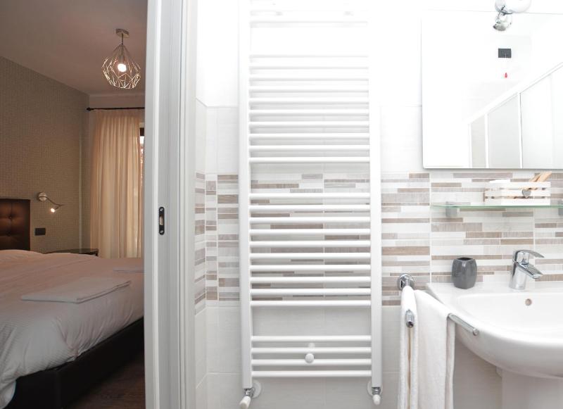Deluxe Double Room image 1