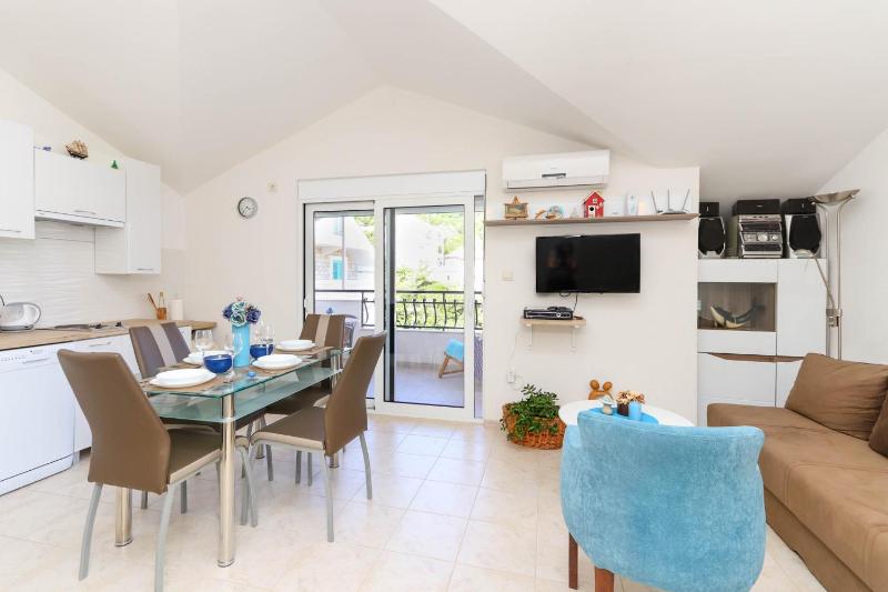 Apartment image 3