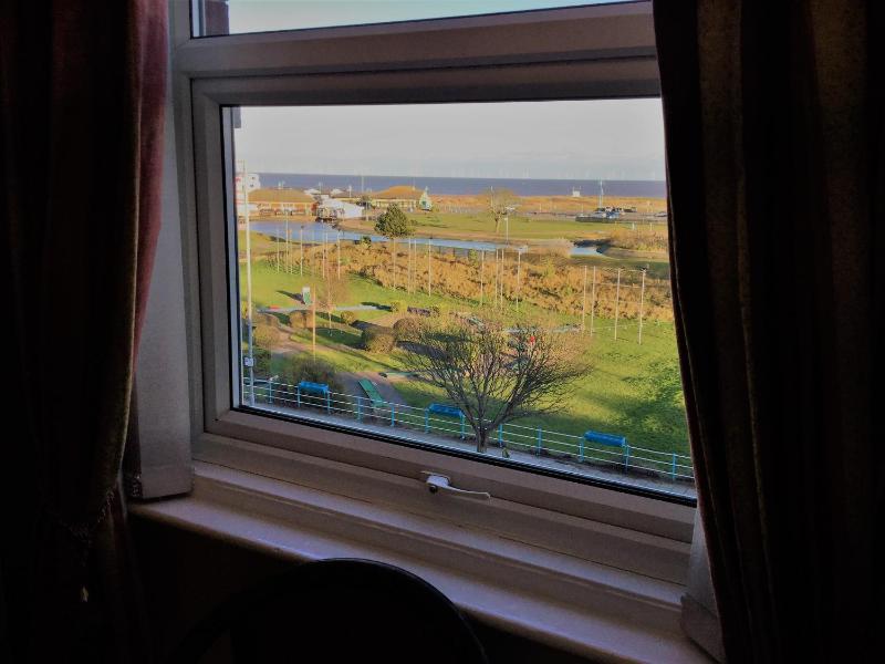 Double Room with Sea View image 4