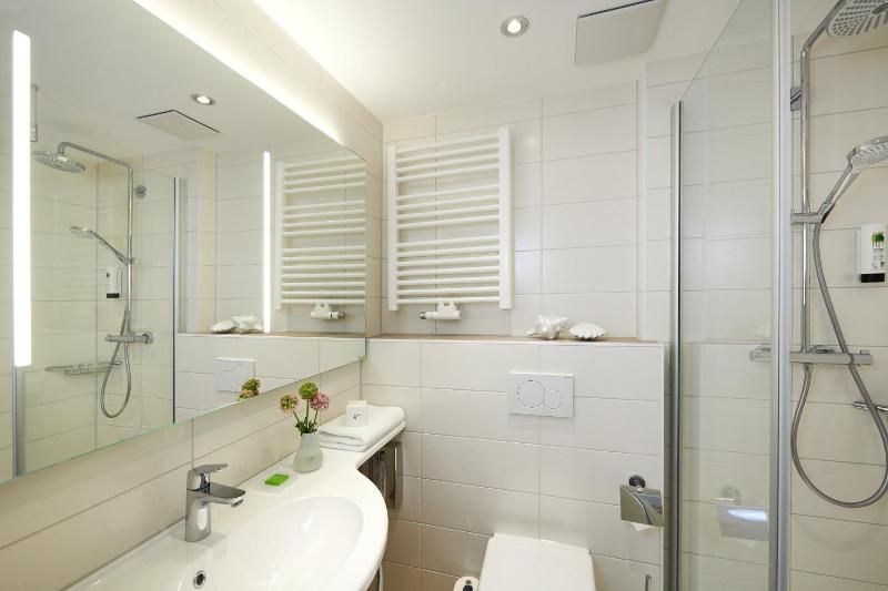 Single Room image 3