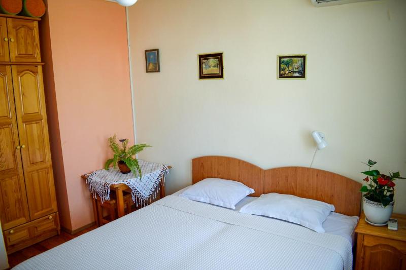 Twin Room with Sea View and Shared Bathroom (2 adults) image 2