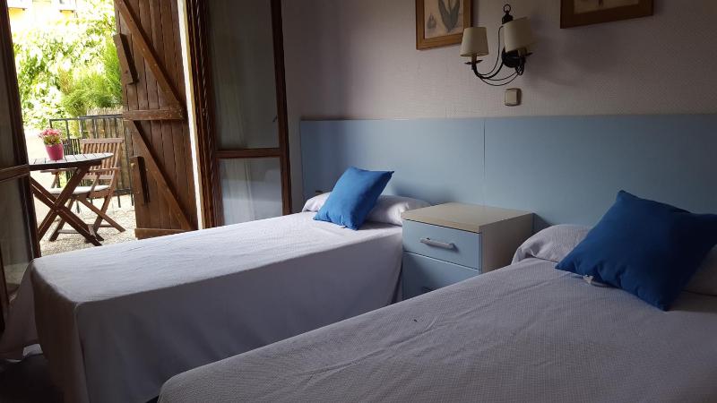 Twin Room image 1