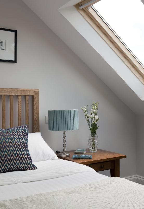 Standard Twin Room image 2