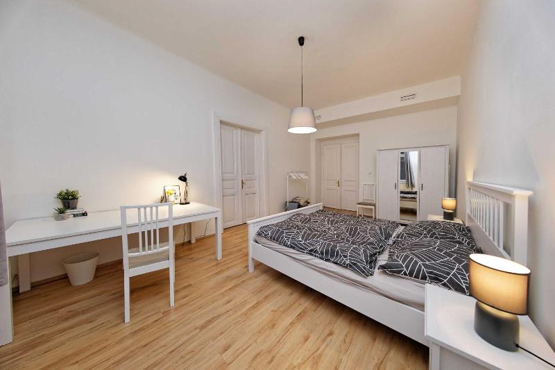 Apartment image 3