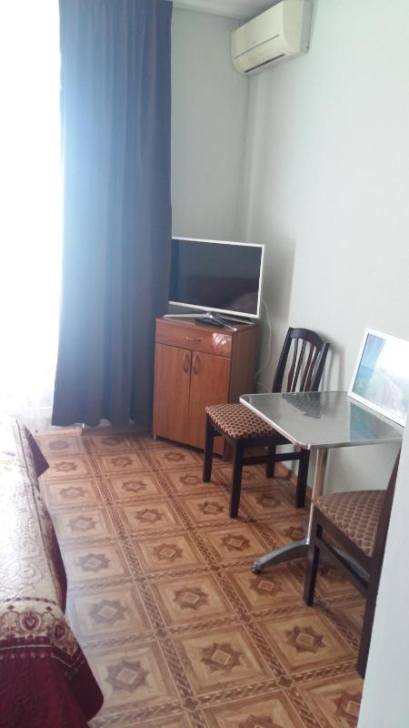Large Double or Twin Room image 3