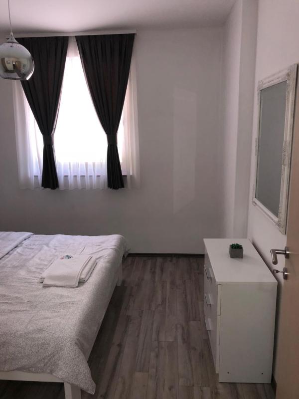 Apartment with Lake View image 4