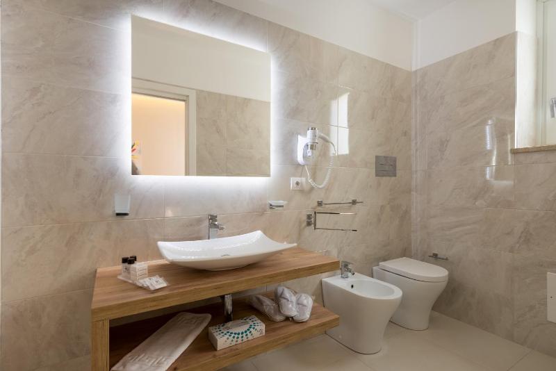 Artemide Hotel - image 29