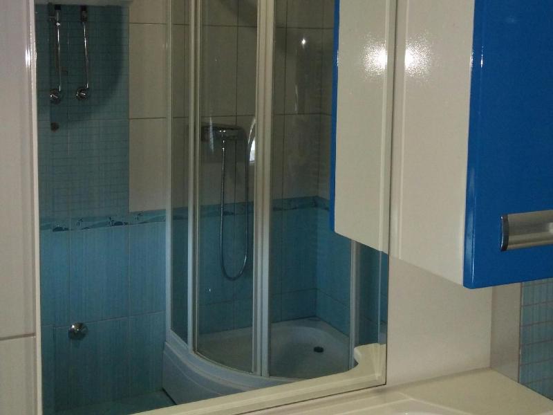 Deluxe Double Room with Shared Bathroom image 3