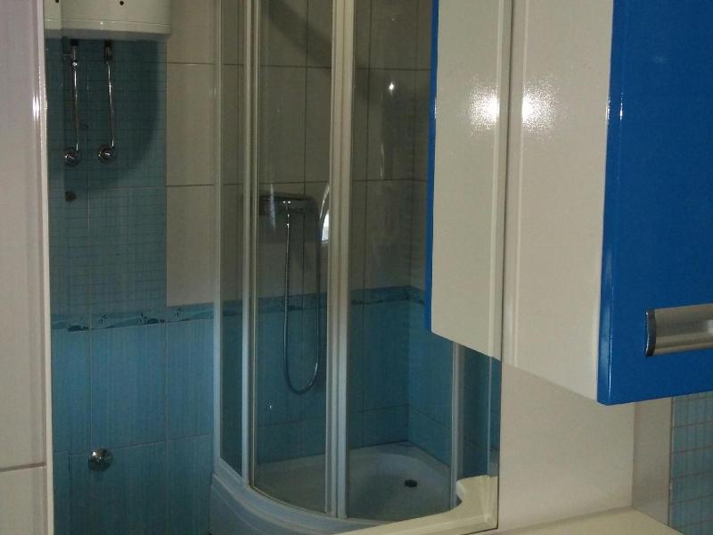 Triple Room with Shared Bathroom image 4