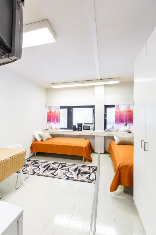 Twin Room with Shared Bathroom image 4