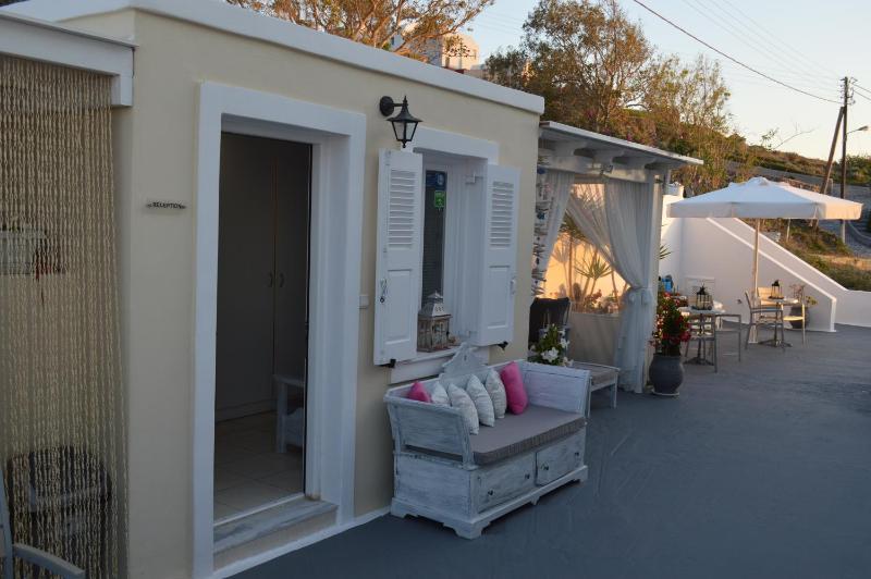 Kiklamino Sunset Suites - image 19