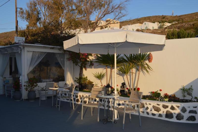 Kiklamino Sunset Suites - image 16