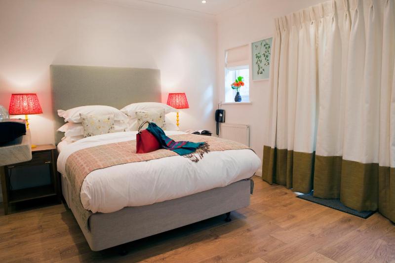 Sea Spray Hotel - image 37