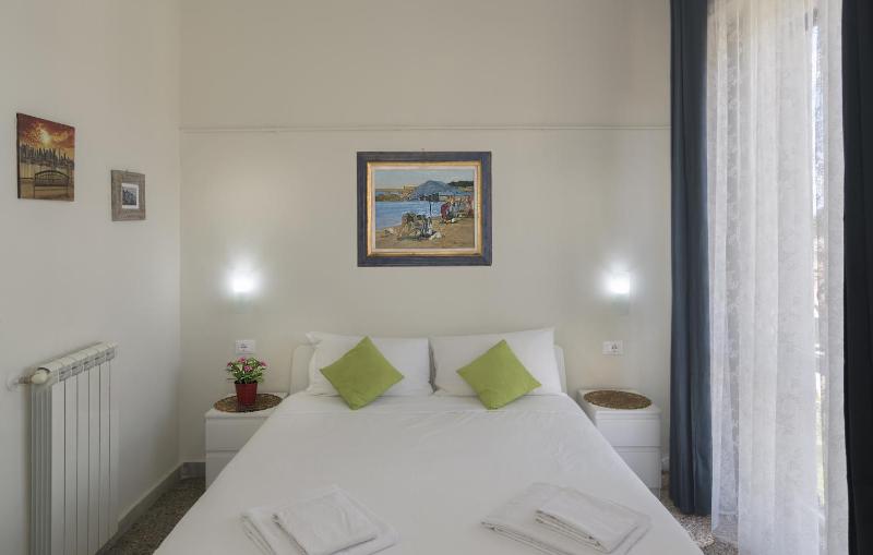 Standard Double Room image 4
