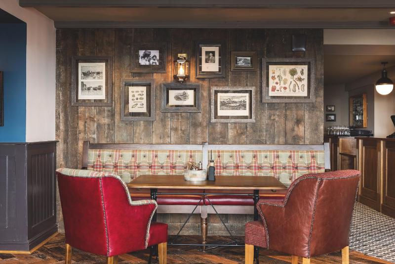 Pier House - image 21