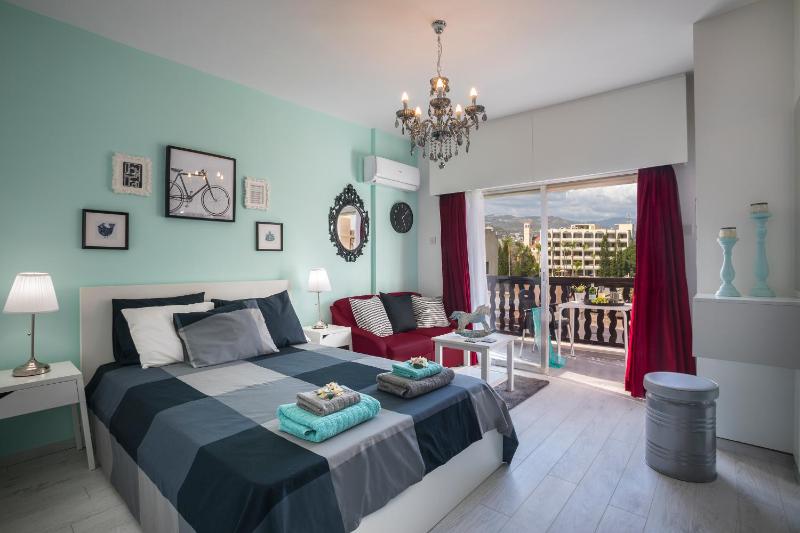 Castle Holiday Apartments - image 10