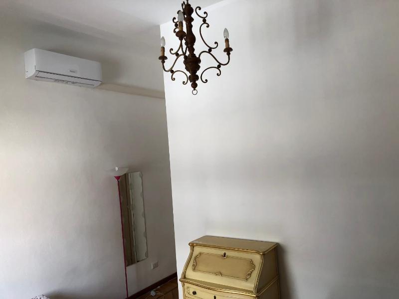 Single Room image 4