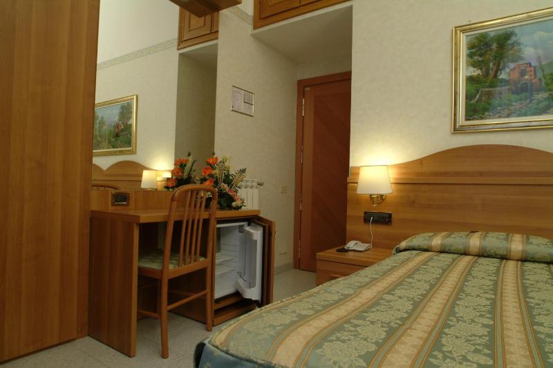 Single Room image 2