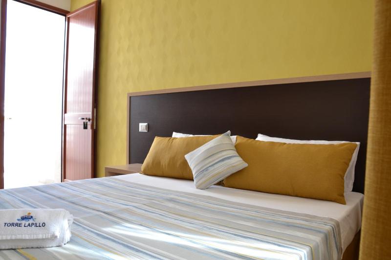 Deluxe Double or Twin Room image 4