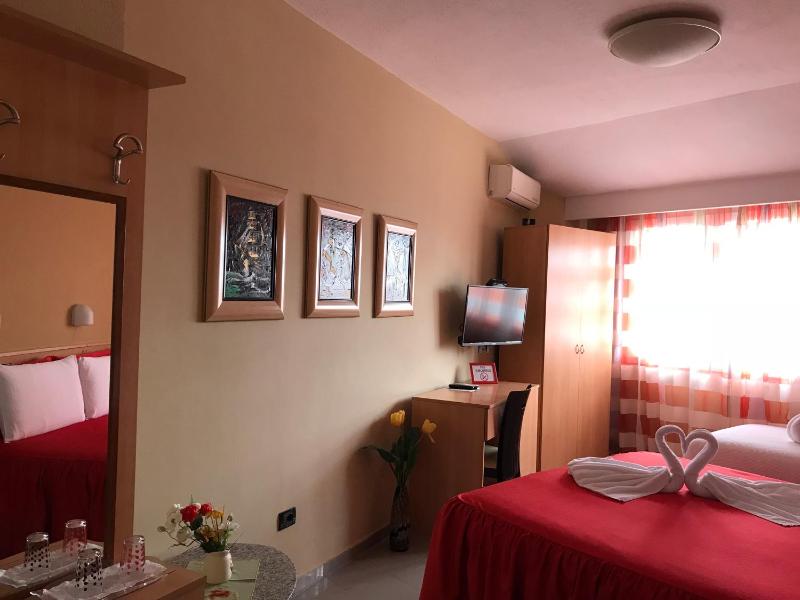 Triple Room image 4