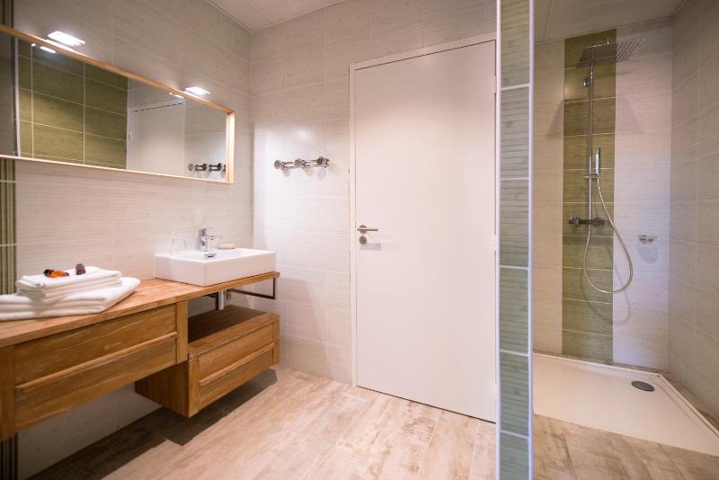 Deluxe Double Room image 2