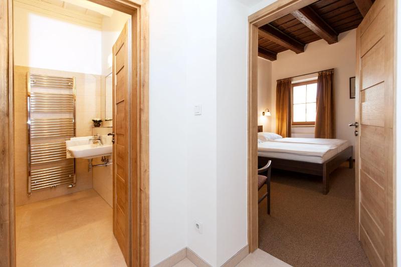Deluxe Double Room with Shower image 1