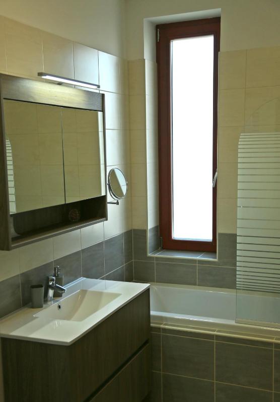 Deluxe Room image 2