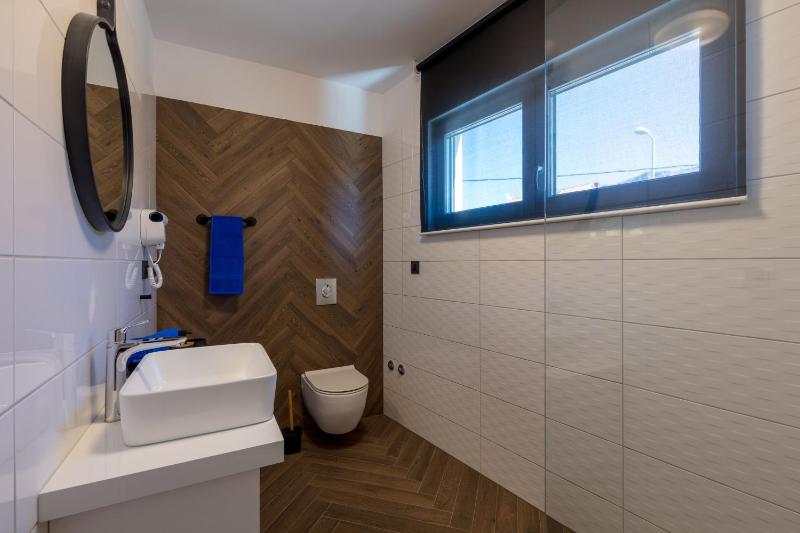 Deluxe Double or Twin Room with Balcony image 3