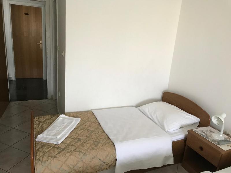 Single Room image 1
