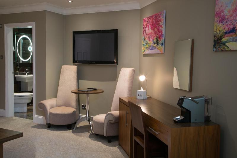 Deluxe Double Room image 3