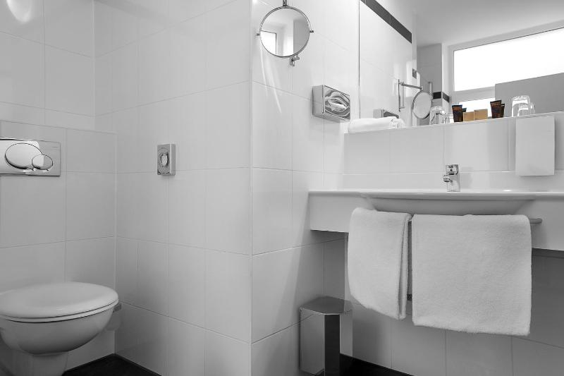 Business Double or Twin Room image 2