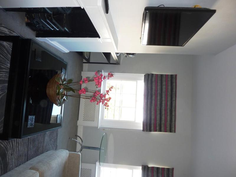 Hewlett Apartments - image 41