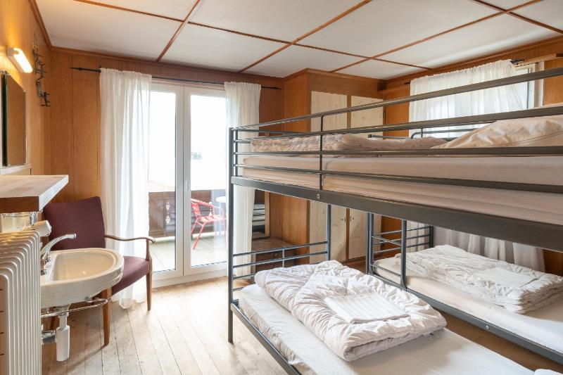 Family Room with Shared Bathroom and Lake View and Balcony  image 4