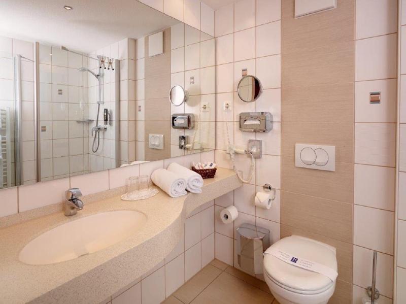 Double Room image 2